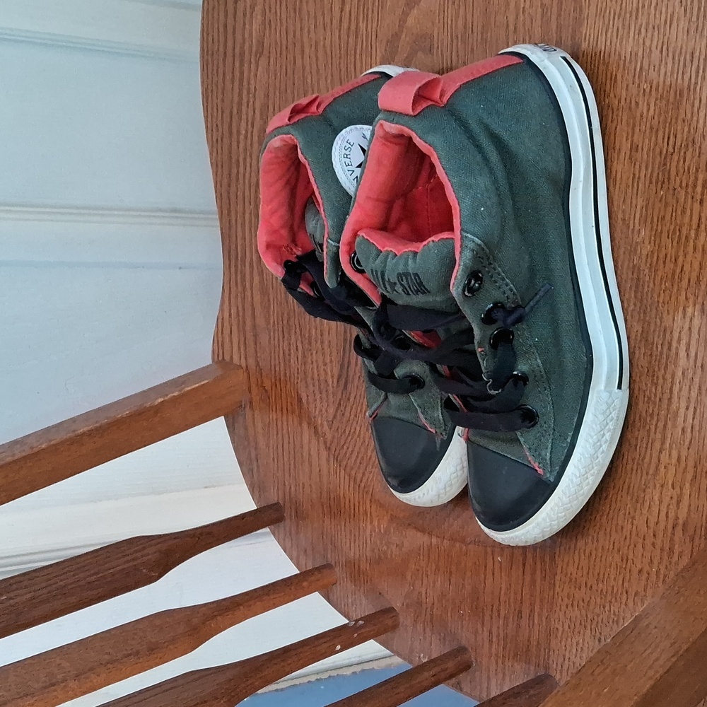 Converse junior size 1 green, black and orange high top sneakers
